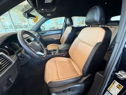 Used 2021 Volkswagen Atlas Cross Sport SE image 16