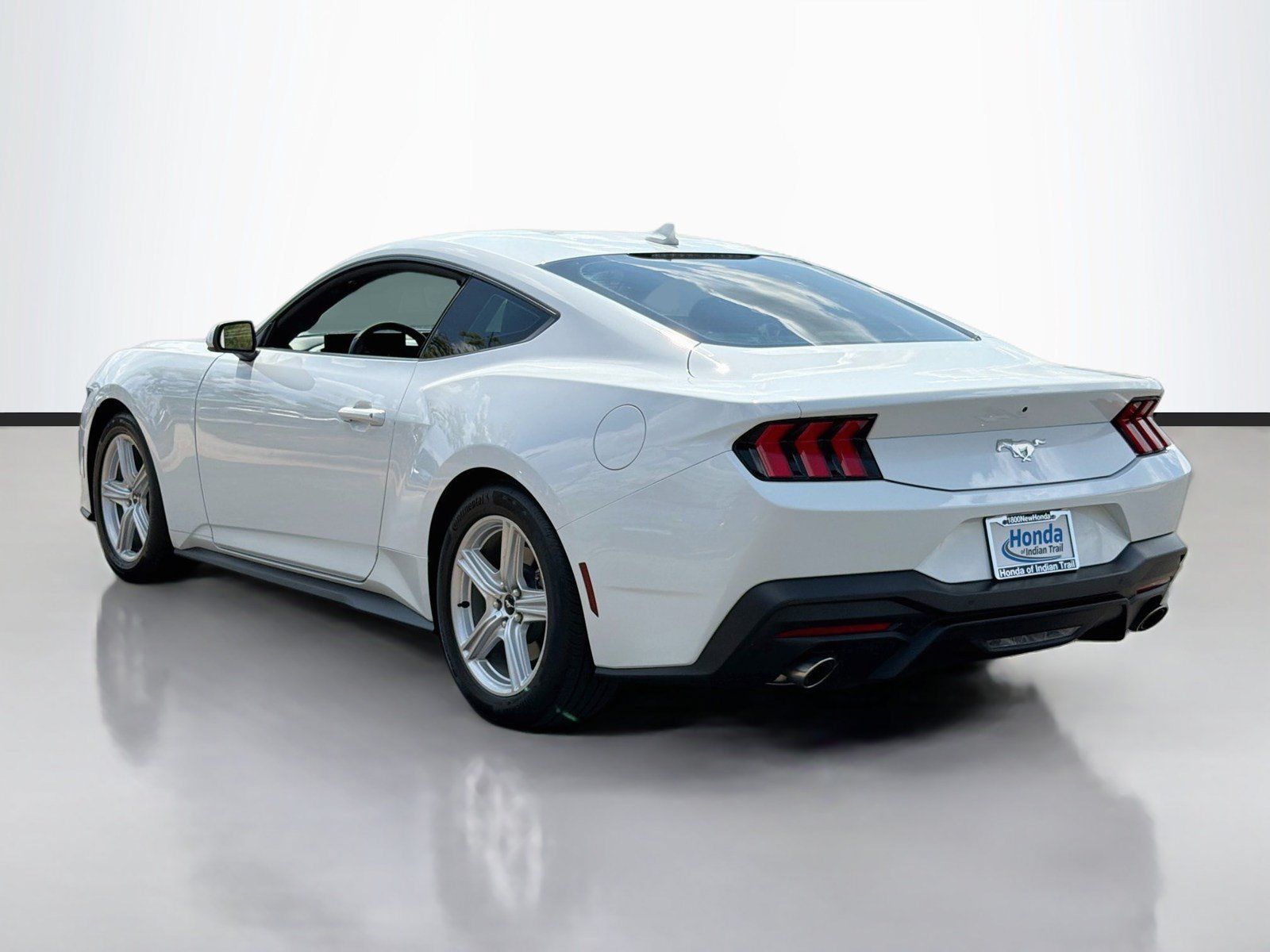 Used 2026 Ford Mustang Coupe RWD image 7