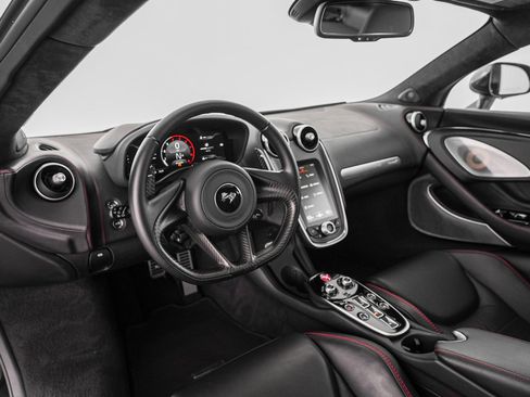 Used 2023 McLaren GT RWD image 6