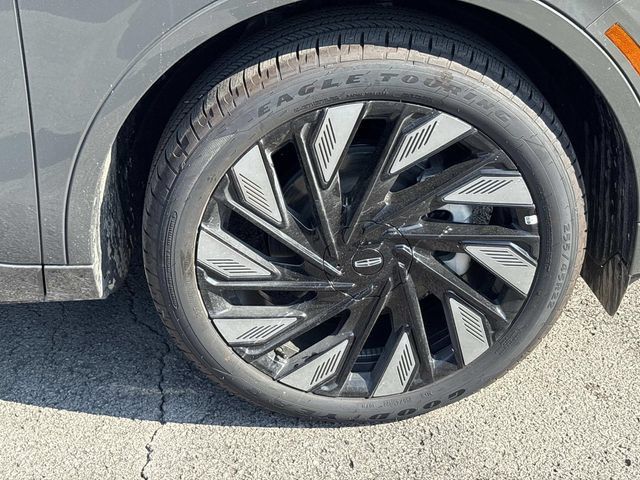 New 2026 Lincoln Nautilus Black Label w/ Jet Appearance Package AWD/4WD image 9