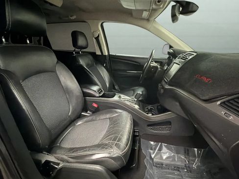 Used 2019 Dodge Journey Crossroad FWD image 21