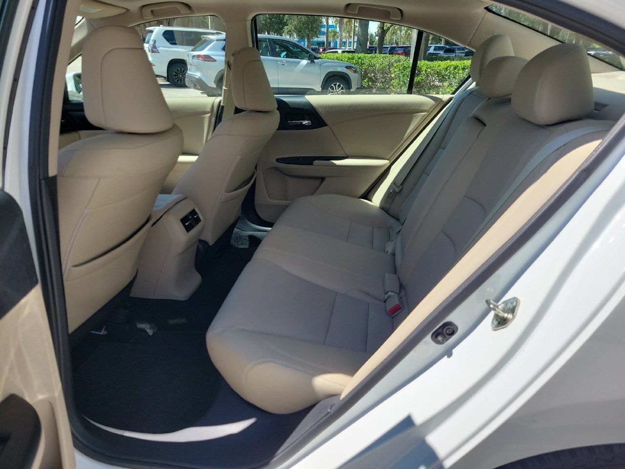 Used 2015 Honda Accord EX-L image 9