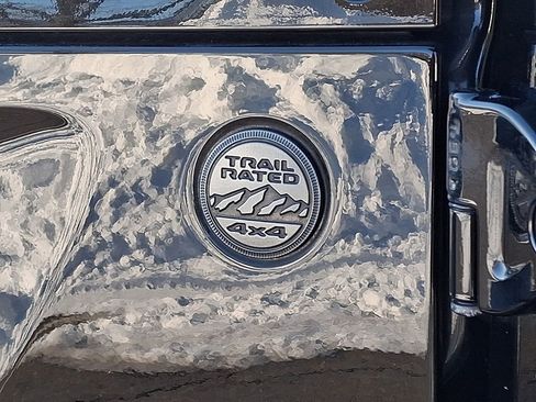 Used 2022 Jeep Gladiator Sport image 28