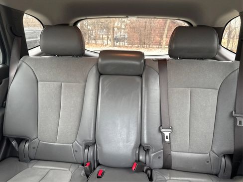 Used 2012 Hyundai Santa Fe SE image 25