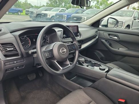 Used 2024 Nissan Rogue SV AWD/4WD image 13