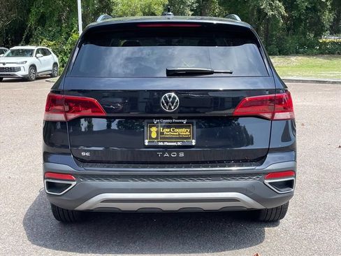 Used 2024 Volkswagen Taos SE w/ Panoramic Sunroof Package FWD image 26