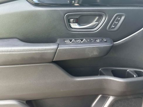 Certified 2024 Honda Pilot Touring image 19