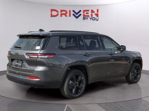 New 2025 Jeep Grand Cherokee L Altitude image 5