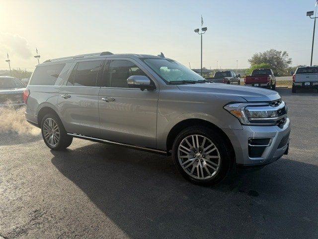 Used 2023 Ford Expedition Max Limited RWD image 4