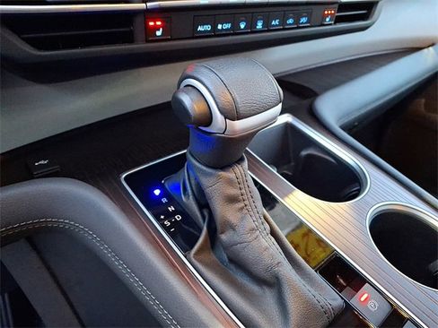 Used 2024 Toyota Sienna XLE image 22