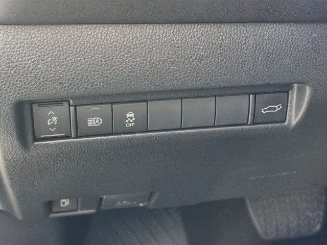 Used 2024 Toyota Venza XLE AWD/4WD image 15