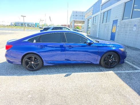 Used 2019 Honda Accord Sport image 6