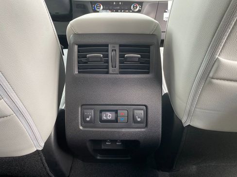 New 2025 Mitsubishi Outlander SEL image 28