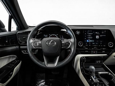 Used 2024 Lexus NX 250 FWD image 22