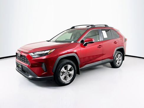 Used 2025 Toyota RAV4 XLE FWD image 3