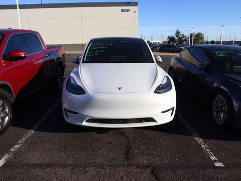 Used 2022 Tesla Model Y Performance image 2