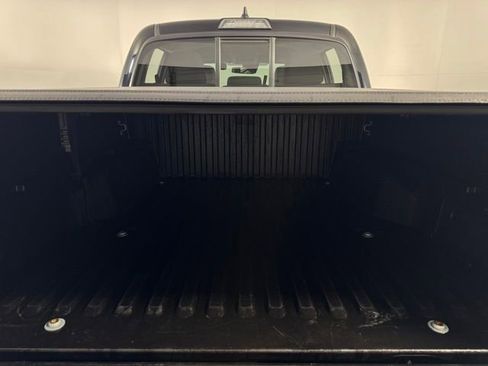 Used 2022 Toyota Tacoma SR image 26