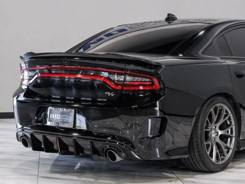 Used 2019 Dodge Charger R/T w/ Plus Group RWD image 13