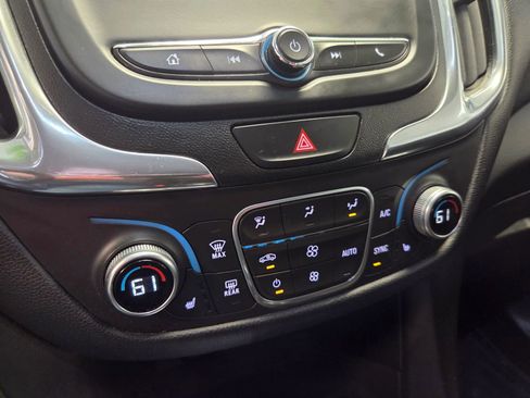 Used 2018 Chevrolet Equinox LT image 32