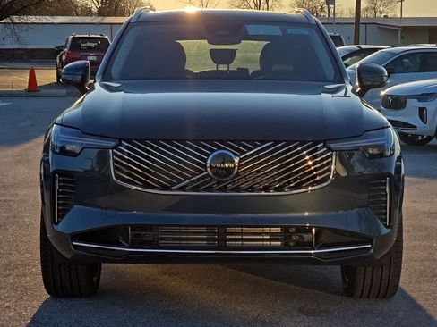 New 2026 Volvo XC90 T8 Plus w/ Protection Package AWD/4WD image 2