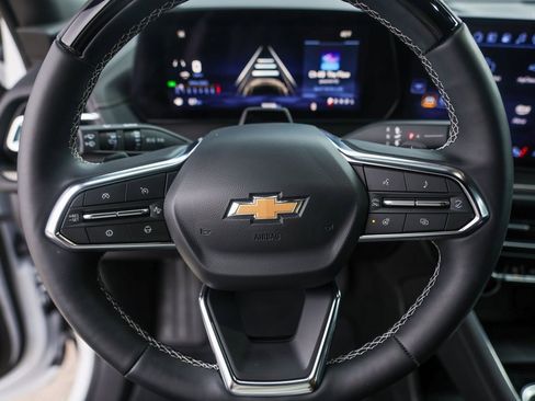 Used 2025 Chevrolet Traverse High Country image 12