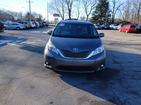 Used 2014 Toyota Sienna XLE image 8