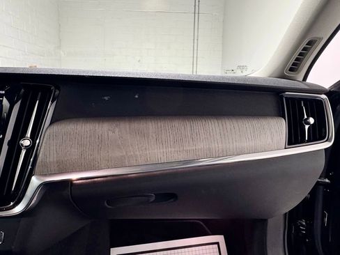 Used 2023 Volvo S90 B6 Plus image 22