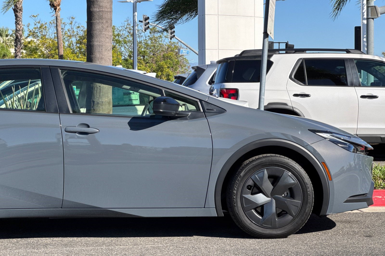 Used 2026 Toyota Prius LE FWD image 34