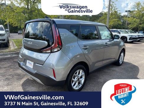 Used 2025 Kia Soul LX w/ LX Technology Package FWD image 6