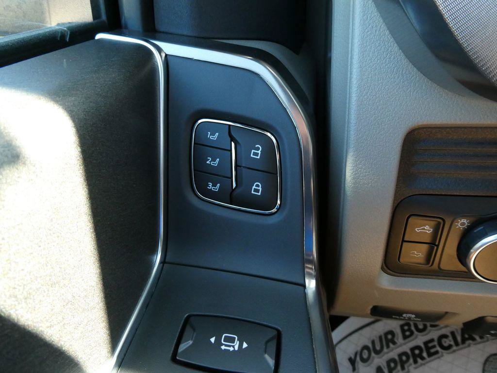 New 2027 Ford F250 Platinum w/ Platinum Plus Package AWD/4WD image 22