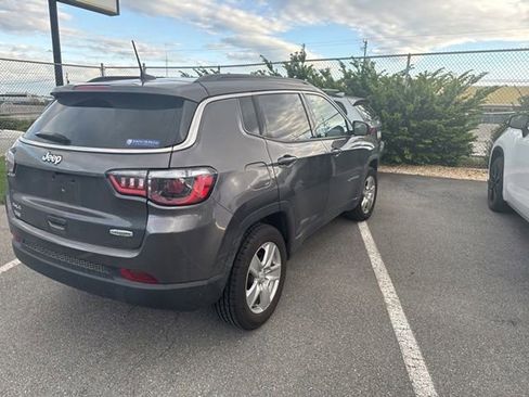 Used 2022 Jeep Compass Latitude w/ Convenience Group AWD/4WD image 9