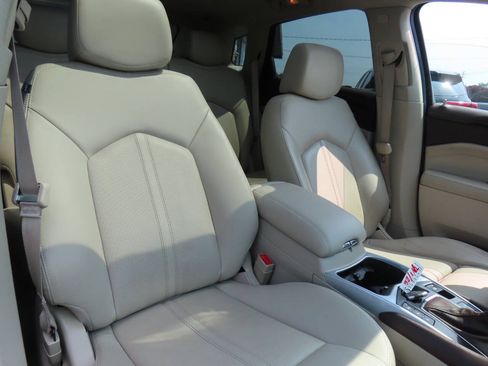 Used 2016 Cadillac SRX Luxury w/ Driver Awareness Package FWD image 41