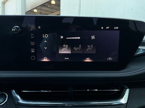 Used 2025 Buick Envista Preferred image 29