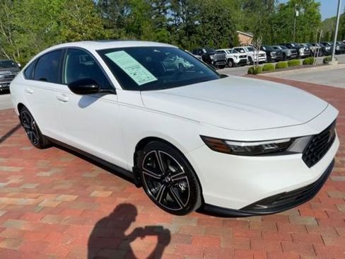 Certified 2023 Honda Accord Sport image 3