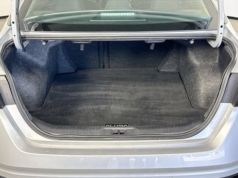 Used 2024 Nissan Altima 2.5 SV FWD image 23