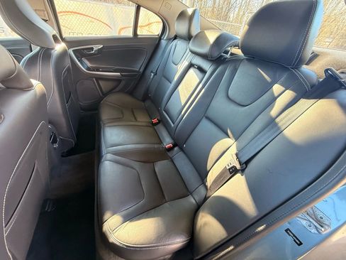 Used 2017 Volvo S60 T5 Dynamic w/ Protection Package image 19