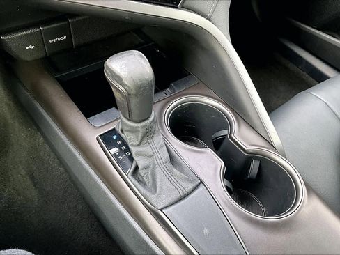 Certified 2021 Toyota Camry SE w/ Convenience Package image 69