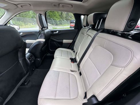 Used 2020 Ford Escape Titanium AWD/4WD image 34