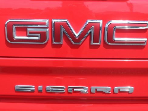 Used 2020 GMC Sierra 1500 SLT w/ SLT Premium Plus Package AWD/4WD image 16