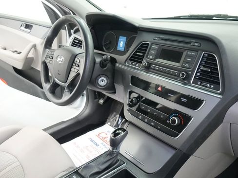 Used 2017 Hyundai Sonata SE FWD image 22