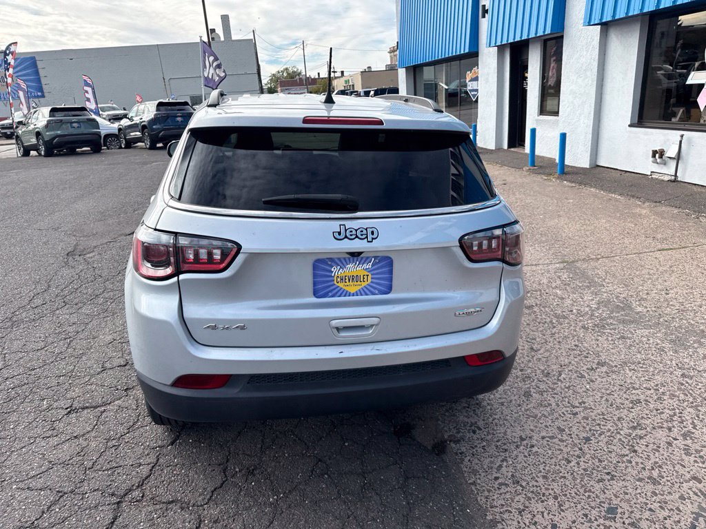 Used 2024 Jeep Compass Latitude AWD/4WD image 13