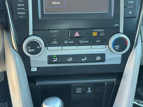 Used 2013 Toyota Camry LE FWD image 17