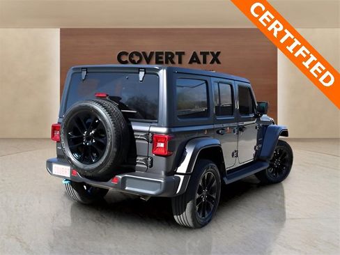 Used 2022 Jeep Wrangler Unlimited Sahara image 5