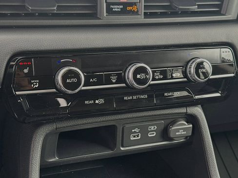 New 2025 Honda Pilot EX-L image 15