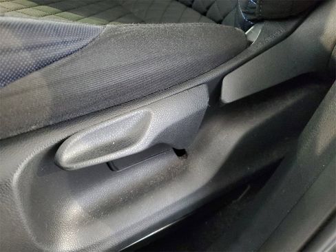 Used 2021 Toyota C-HR XLE image 16