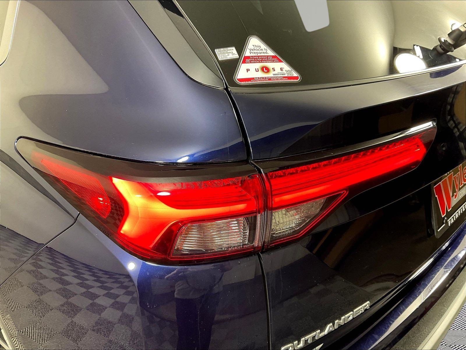 Used 2023 Mitsubishi Outlander SEL AWD/4WD image 23