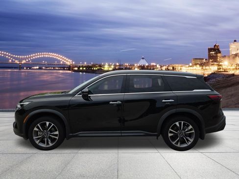 Used 2023 INFINITI QX60 Luxe w/ Cargo Package FWD image 2