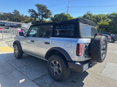 Used 2023 Ford Bronco Big Bend image 4