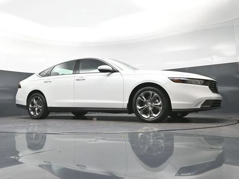 Used 2023 Honda Accord EX image 26