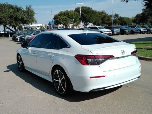 Used 2024 Honda Civic Touring image 12